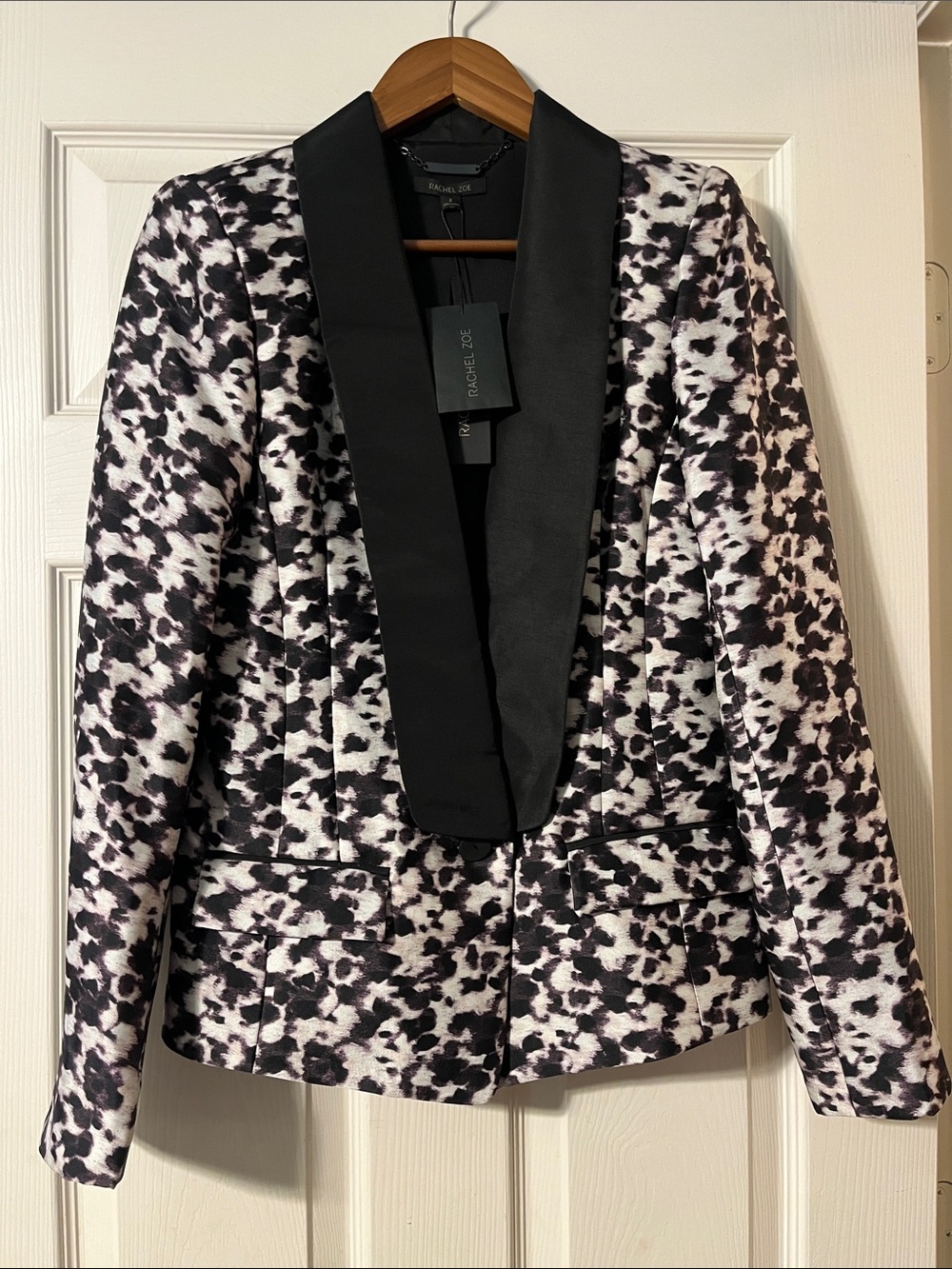 Rachel Zoe $495 NWT Black & White Patterned Shawl Collar Blazer Jacket. Size 2.